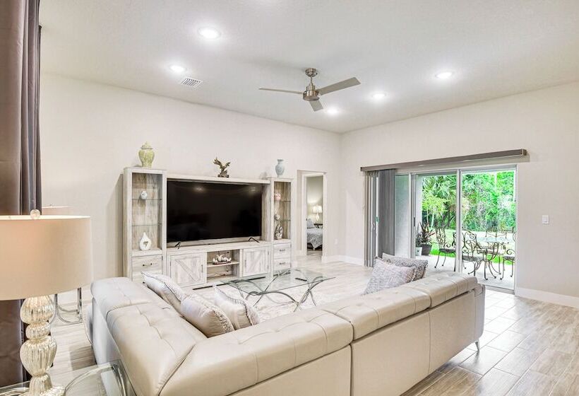 Chic Palm Coast Retreat ~ 10 Mi To Flagler Beach