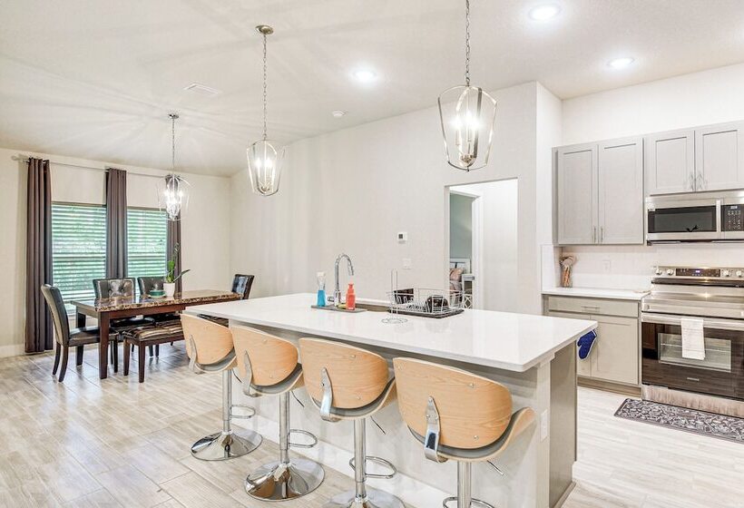 Chic Palm Coast Retreat ~ 10 Mi To Flagler Beach