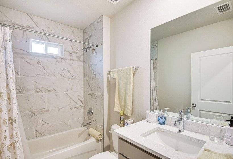 Chic Palm Coast Retreat ~ 10 Mi To Flagler Beach