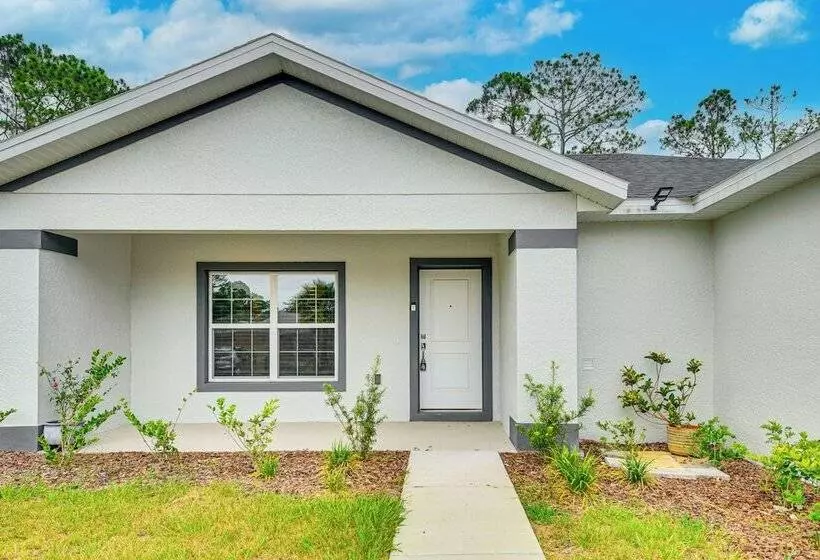 Chic Palm Coast Retreat ~ 10 Mi To Flagler Beach