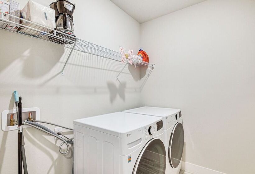 Chic Palm Coast Retreat ~ 10 Mi To Flagler Beach