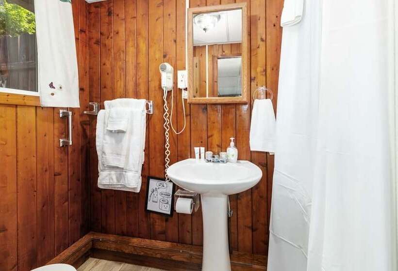 Chippewa Bluffs Resort