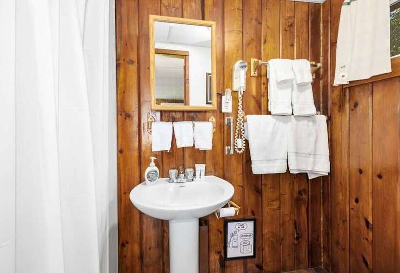 Chippewa Bluffs Resort