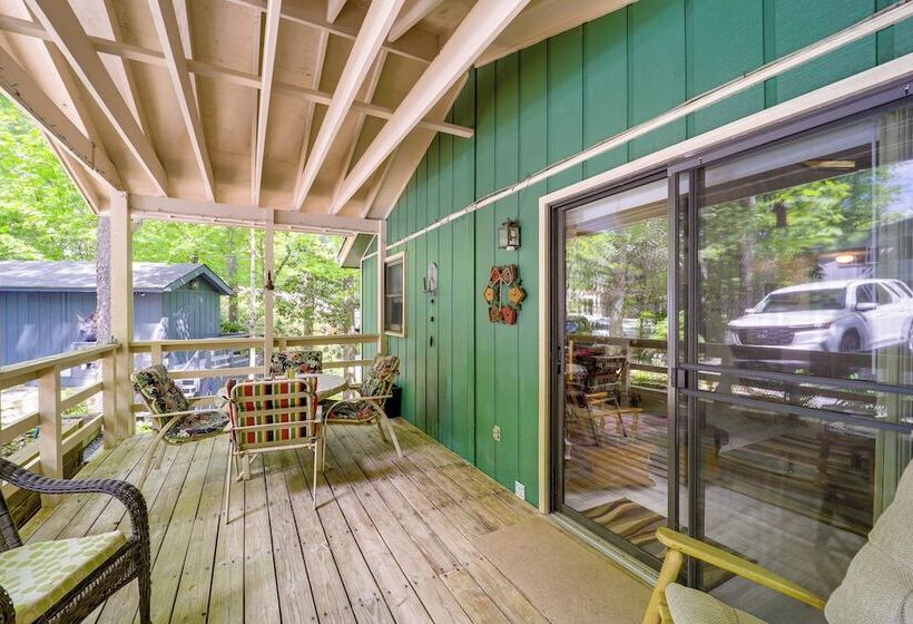 On Site Lake & Pool Access: Cabin In Newland!