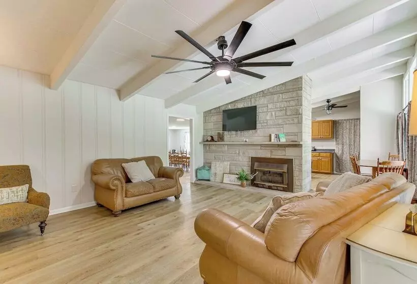 Expansive Florence Home ~ 6 Mi To Downtown!