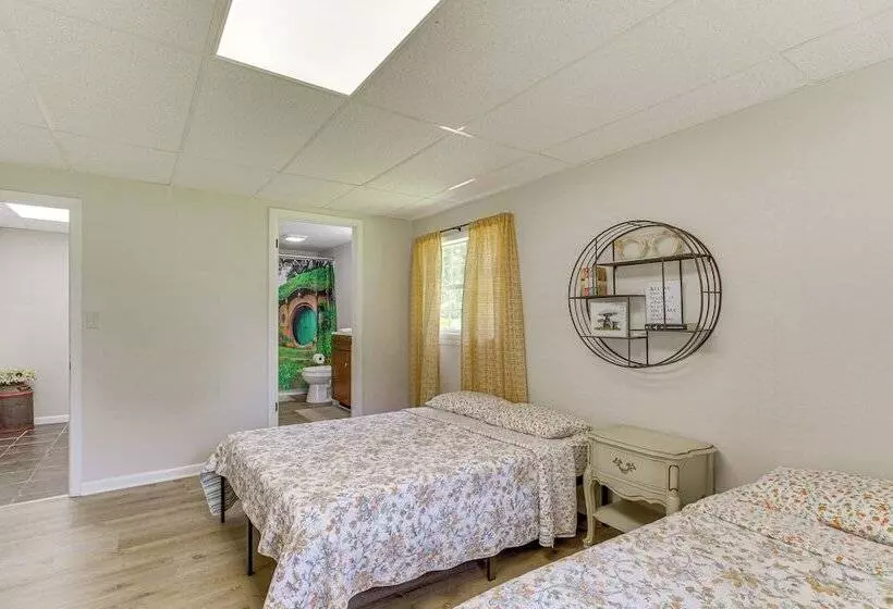 Expansive Florence Home ~ 6 Mi To Downtown!