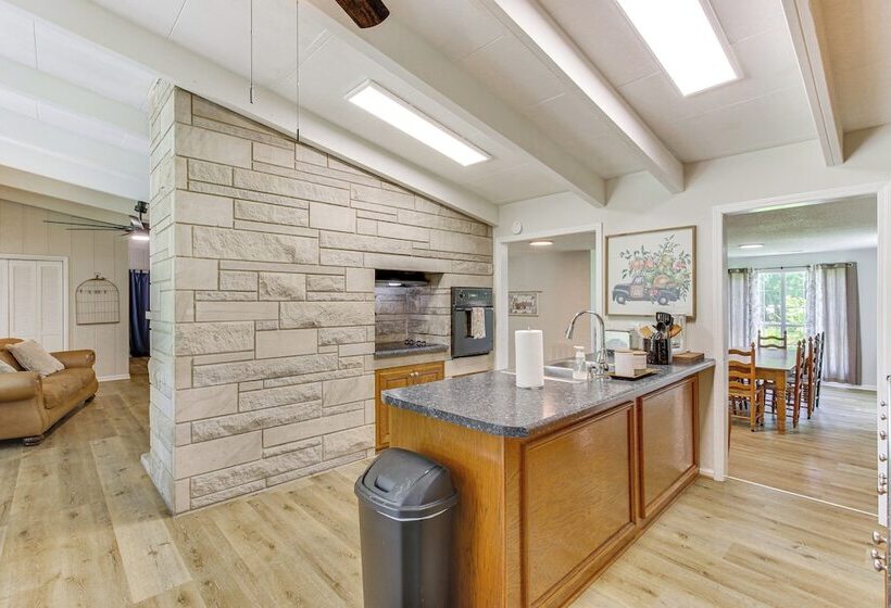 Expansive Florence Home ~ 6 Mi To Downtown!