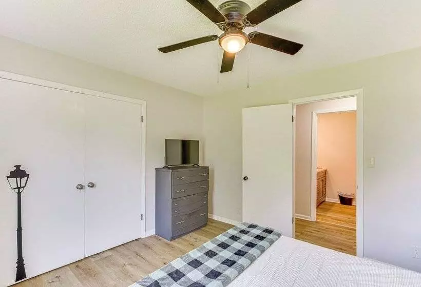 Expansive Florence Home ~ 6 Mi To Downtown!
