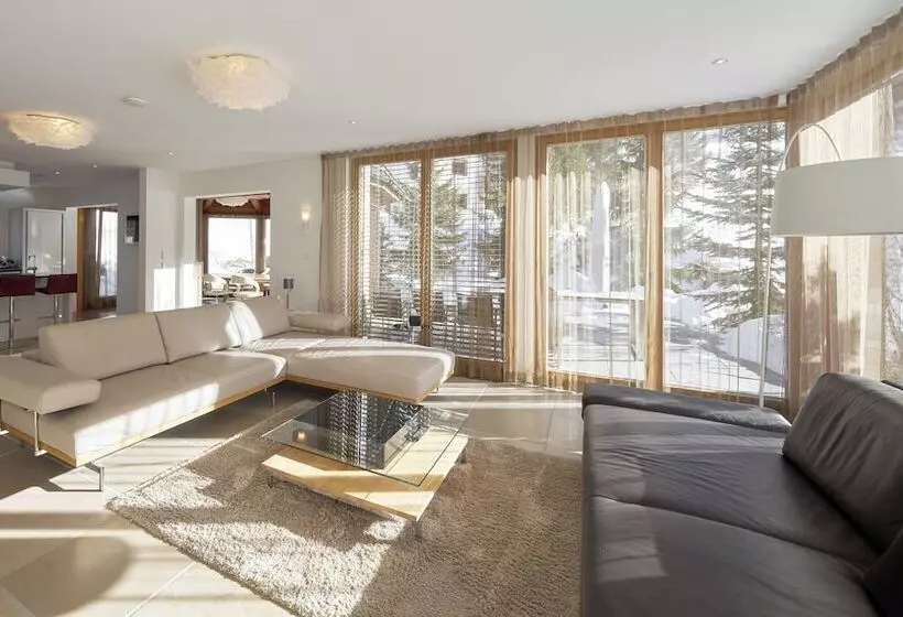 Hotelli Grischuna Mountain Lodge