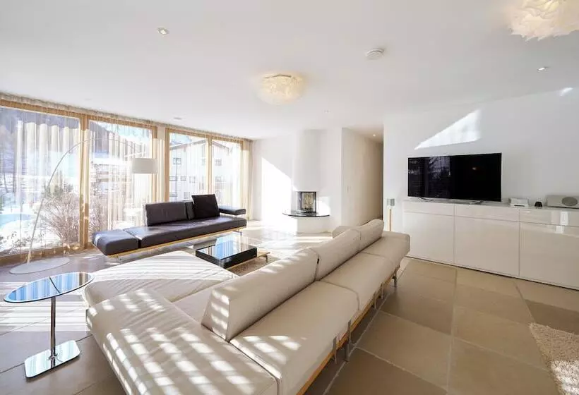 Hotelli Grischuna Mountain Lodge