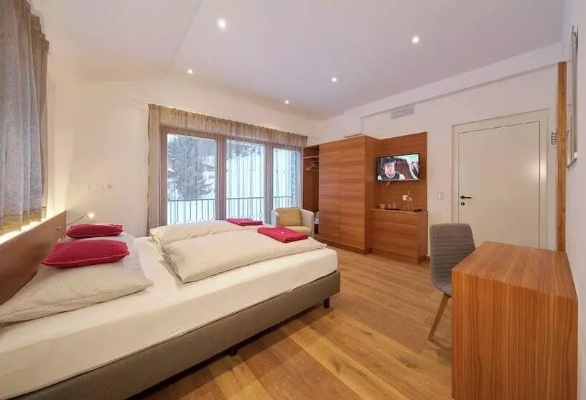 Hotelli Grischuna Mountain Lodge