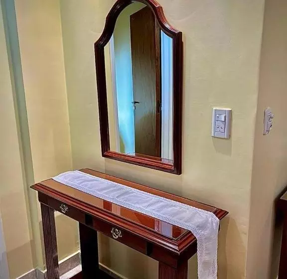 هتل Intersur Independencia