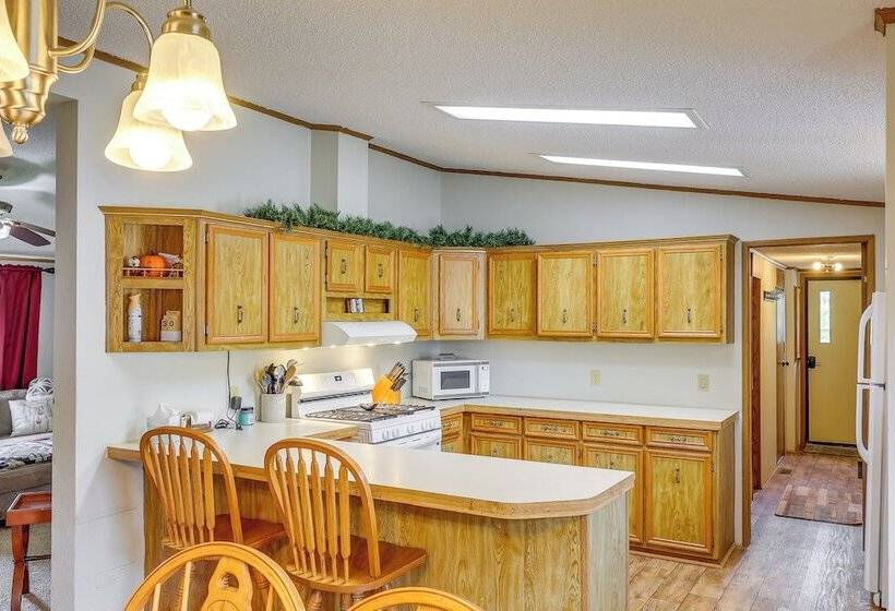 Kadoka Home ~ 22 Mi To Badlands National Park!