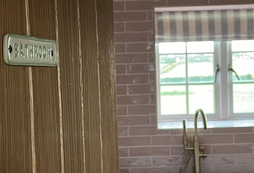 Luxury Northumberland Cottage Near Beach Sleeps 8