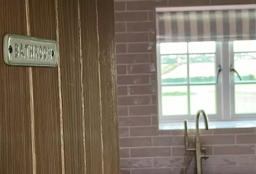 Luxury Northumberland Cottage Near Beach Sleeps 8