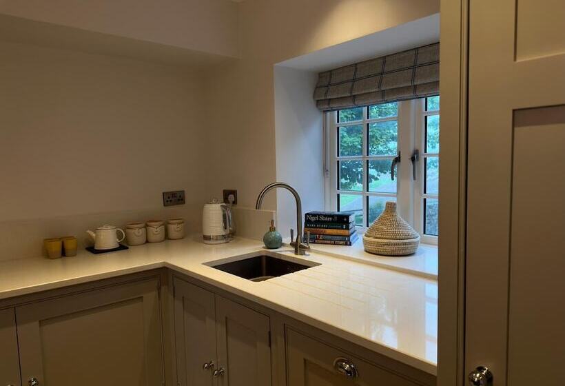 Luxury Northumberland Cottage Near Beach Sleeps 8