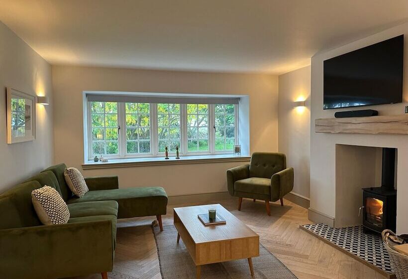 Luxury Northumberland Cottage Near Beach Sleeps 8