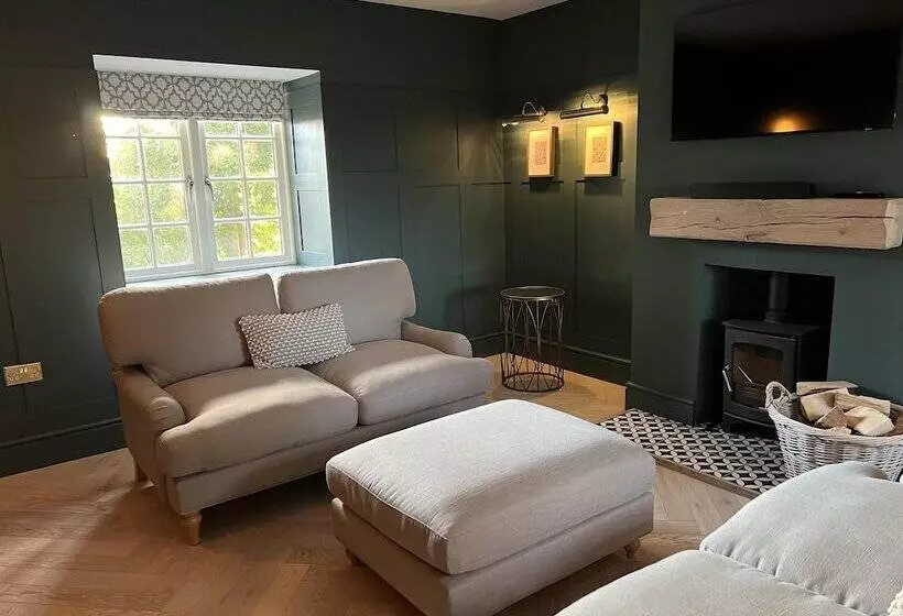 Luxury Northumberland Cottage Near Beach Sleeps 8