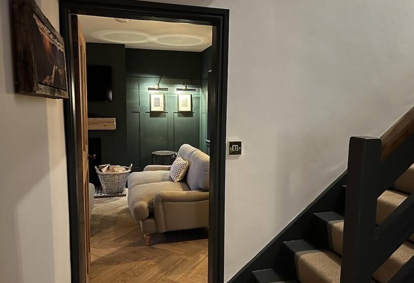 Luxury Northumberland Cottage Near Beach Sleeps 8