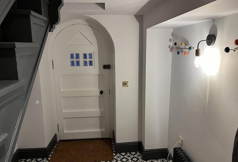 Luxury Northumberland Cottage Near Beach Sleeps 8