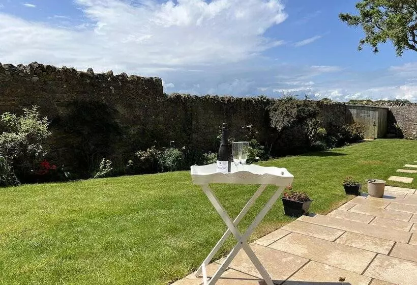 Luxury Northumberland Cottage Near Beach Sleeps 8