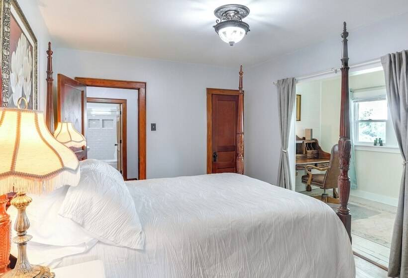 Milton Valley Stay W/ Valley View & Porch Swing!