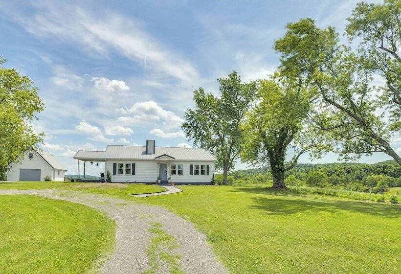 Milton Valley Stay W/ Valley View & Porch Swing!