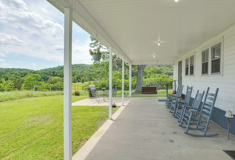 Milton Valley Stay W/ Valley View & Porch Swing!
