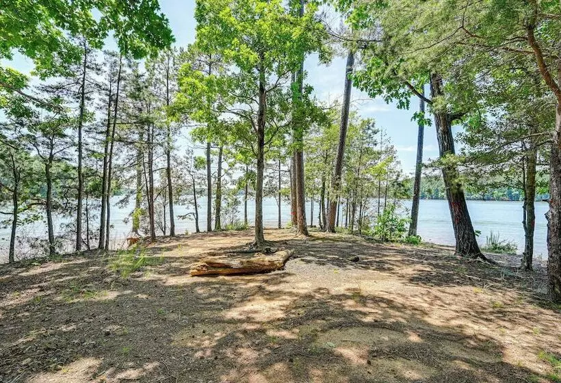 Modern Anderson Home W/ Fire Pit & Grill