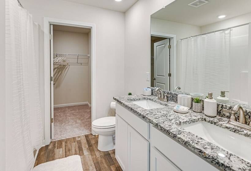 Modern Anderson Home W/ Fire Pit & Grill