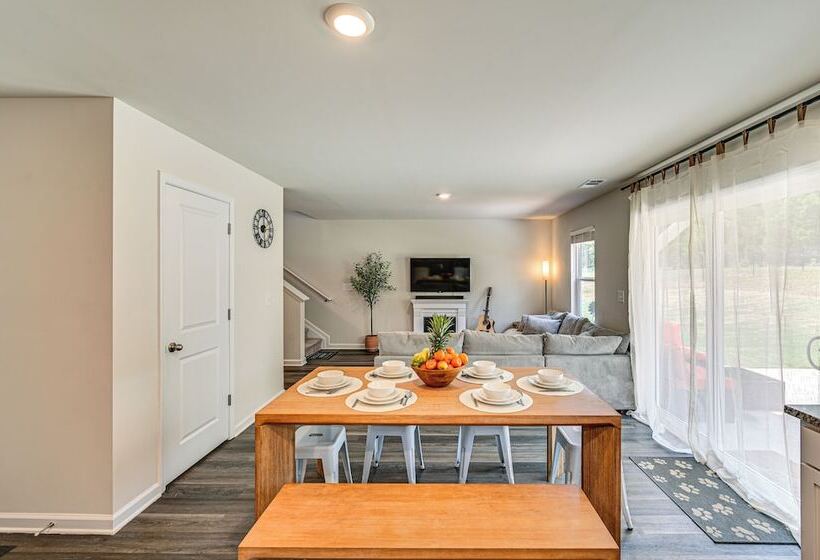 Modern Anderson Home W/ Fire Pit & Grill