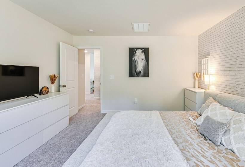 Modern Anderson Home W/ Fire Pit & Grill