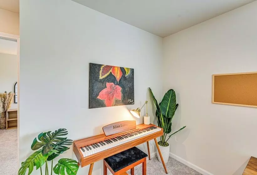 Modern Anderson Home W/ Fire Pit & Grill