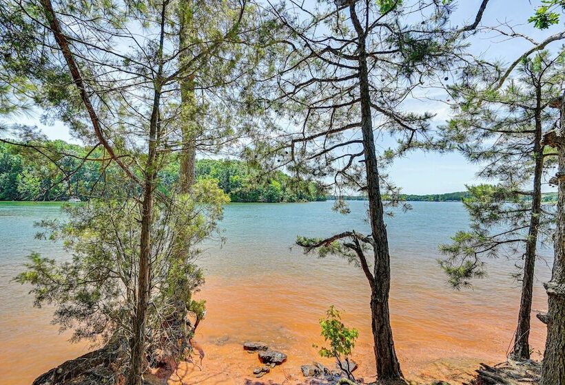 Modern Anderson Home W/ Fire Pit & Grill