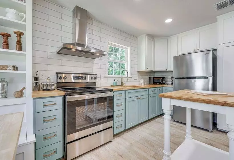 Modern Seguin Home: Steps To Trails & Park West!