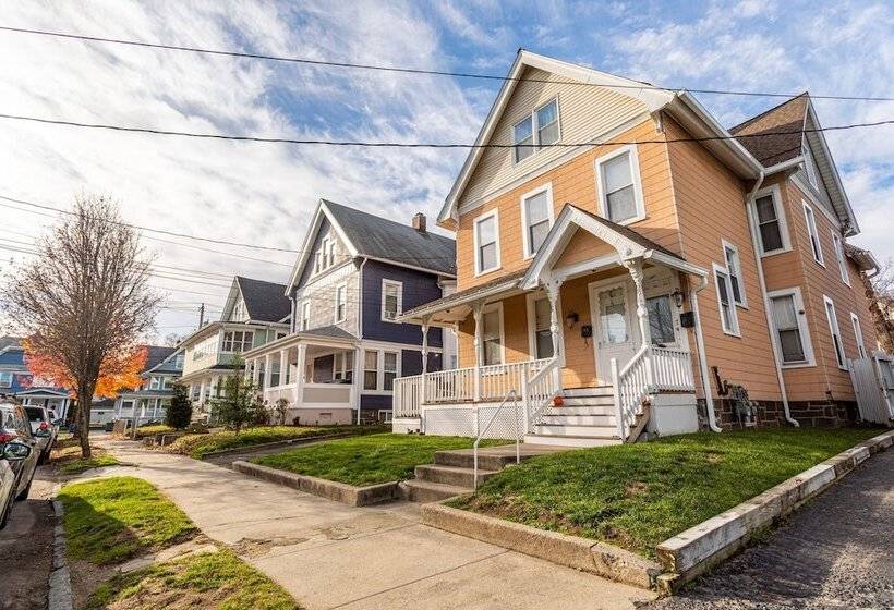 Пансион Linwood Whole House