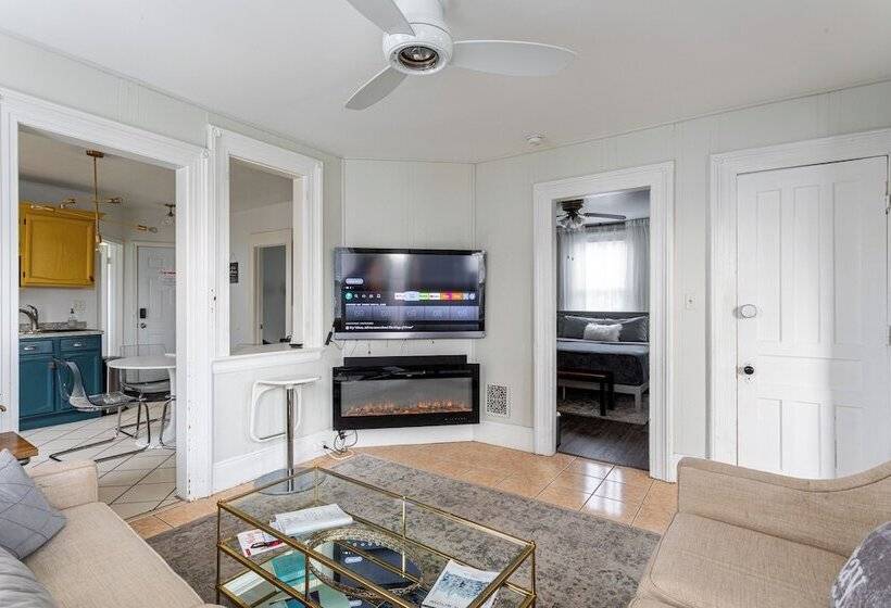 Пансион Linwood Whole House