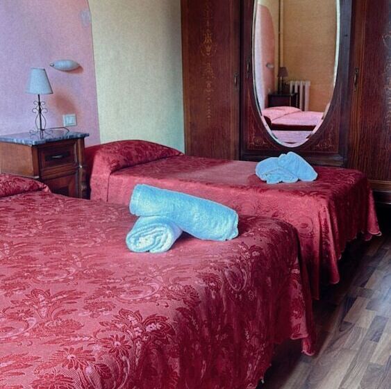 پانسیون Room In Guest Room Versilia Mare Amore 1923