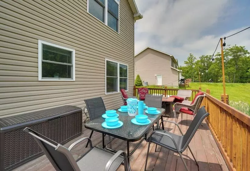 1 Mi To Lakes: Family Pocono Home W/ Fire Pits!