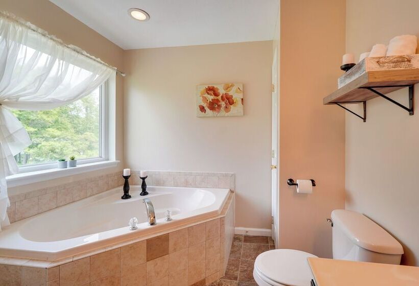 1 Mi To Lakes: Family Pocono Home W/ Fire Pits!