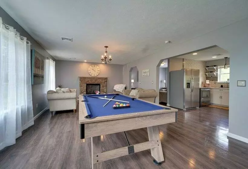 1 Mi To Lakes: Family Pocono Home W/ Fire Pits!