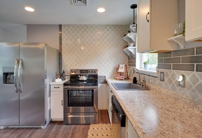 1 Mi To Lakes: Family Pocono Home W/ Fire Pits!