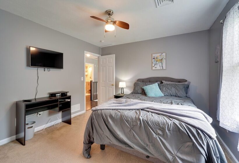 1 Mi To Lakes: Family Pocono Home W/ Fire Pits!