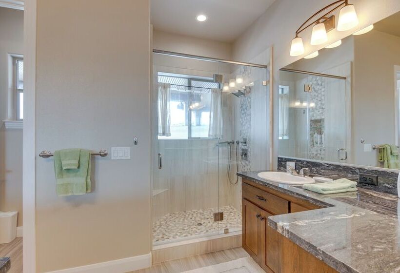 Private Redding Home W/ Pool & Mountain Views