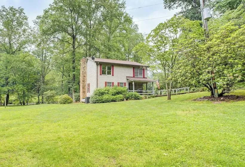 Suches Creekside Cottage W/ Deck & Bbq Grill!