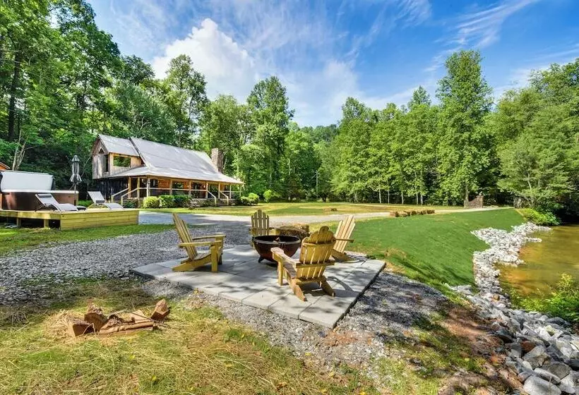 The Cabin At Dukes Creek  W/ Fire Pit & Hot Tub!