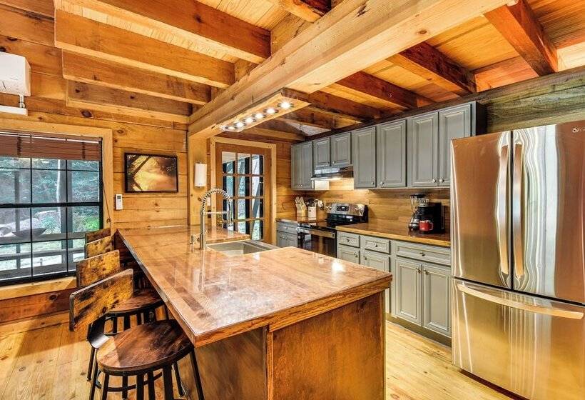 The Cabin At Dukes Creek W/ Fire Pit & Hot Tub!