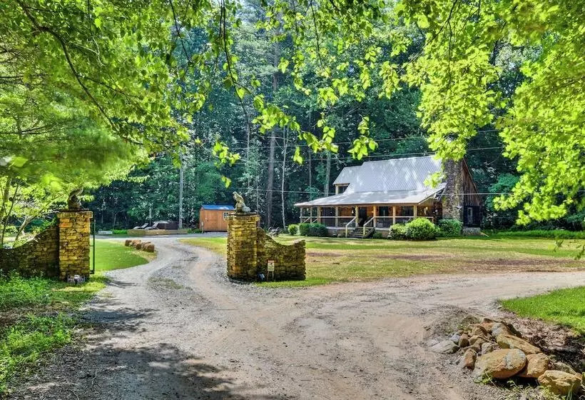 The Cabin At Dukes Creek  W/ Fire Pit & Hot Tub!