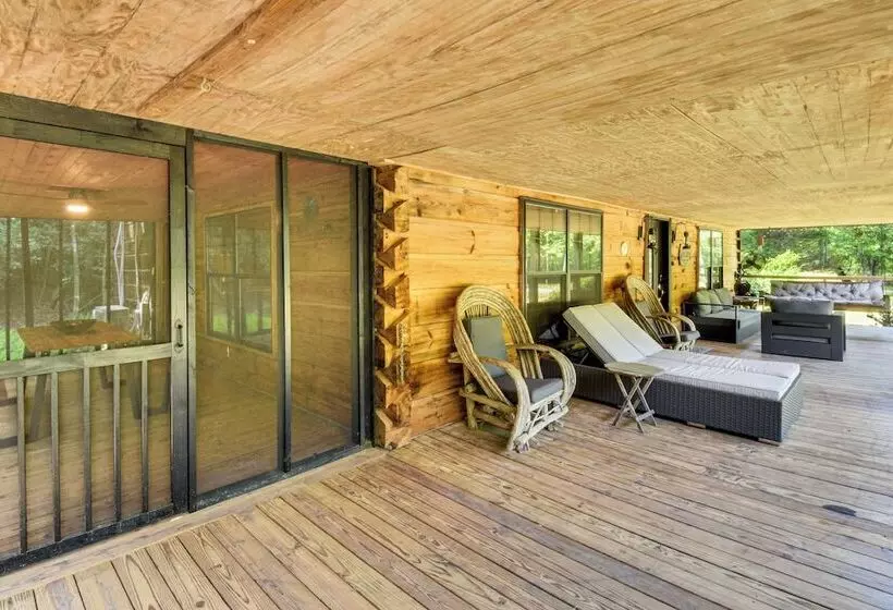The Cabin At Dukes Creek  W/ Fire Pit & Hot Tub!