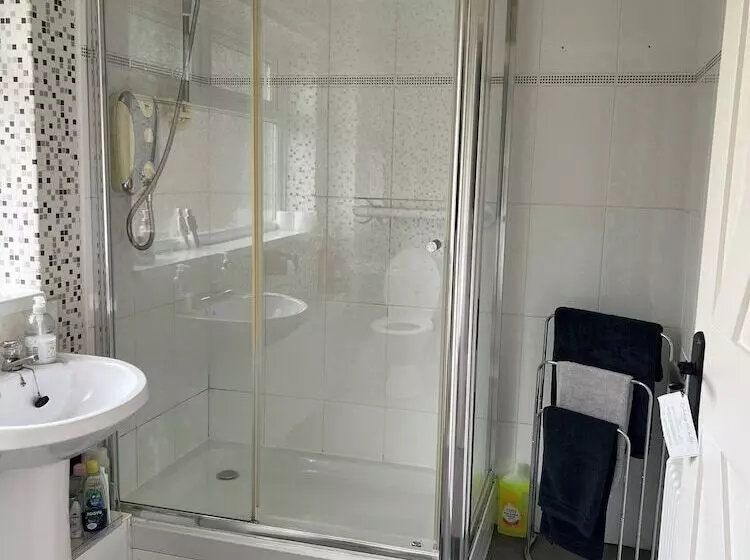 The Hidden Cottage Near Manchester Airport